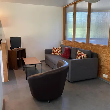 Petit 2 - 4 Personnes Apartment Le Longeron